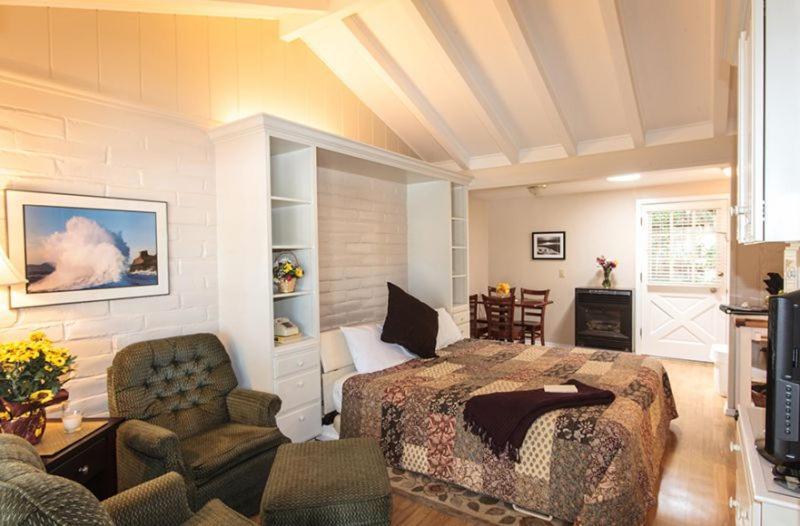 Pine Acres Lodge Pacific Grove Exteriör bild